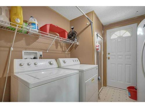 44-33009 Range Road 55, Rural Mountain View County, AB - Indoor Photo Showing Laundry Room