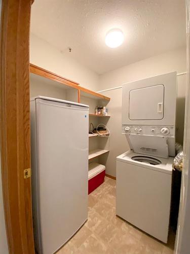 106-5026 49 Street, Olds, AB - Indoor Photo Showing Laundry Room