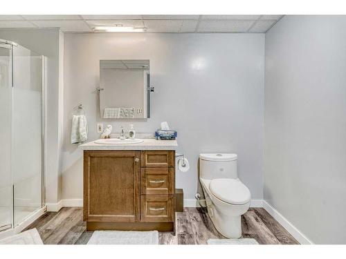 1-108 Juniper Road, Vulcan, AB - Indoor Photo Showing Bathroom