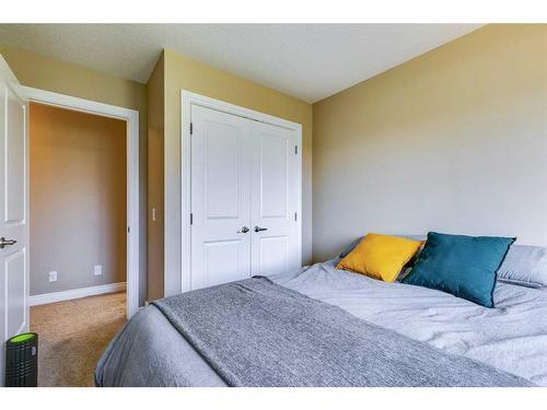 2-2427 29 Street Sw, Calgary, AB - Indoor Photo Showing Bedroom