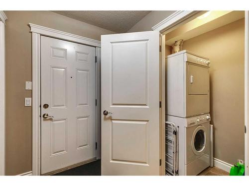 2-2427 29 Street Sw, Calgary, AB - Indoor Photo Showing Laundry Room