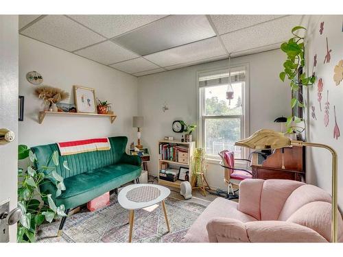 1801 8 Street Sw, Calgary, AB - Indoor Photo Showing Living Room