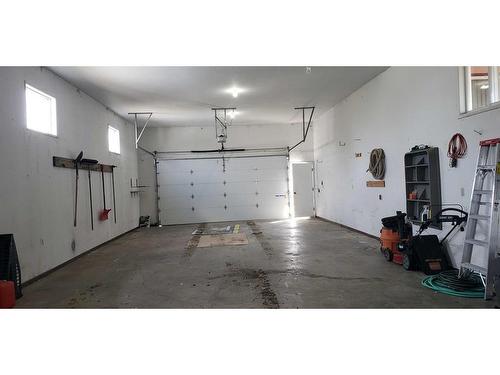 213 2 Avenue South, Champion, AB - Indoor Photo Showing Garage
