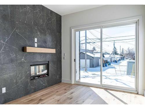 4511 35 Avenue Sw, Calgary, AB - Indoor Photo Showing Other Room
