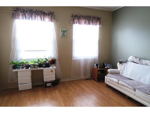 139 1 Street South, Lomond, AB - Indoor Photo Showing Bedroom