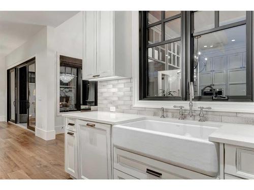 1106 Frontenac Avenue Sw, Calgary, AB - Indoor Photo Showing Kitchen With Double Sink