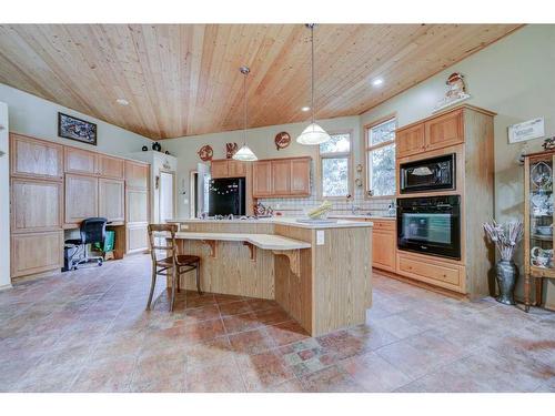 Township Rd. 71-A, Rural Pincher Creek No. 9, M.D. Of, AB - Indoor Photo Showing Kitchen