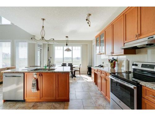 71 Copperstone Drive Se, Calgary, AB - Indoor Photo Showing Kitchen