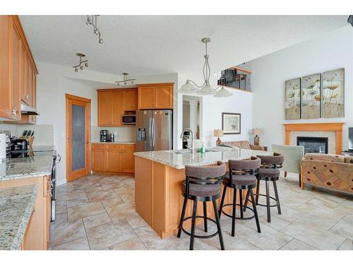 71 Copperstone Drive Se, Calgary, AB - Indoor Photo Showing Kitchen