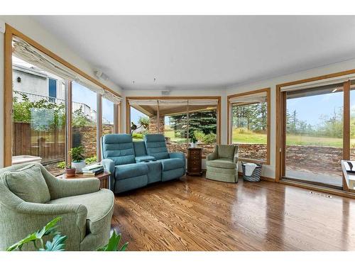 59 Bel-Aire Place Sw, Calgary, AB - Indoor Photo Showing Living Room