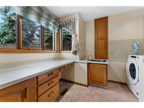 59 Bel-Aire Place Sw, Calgary, AB - Indoor Photo Showing Laundry Room