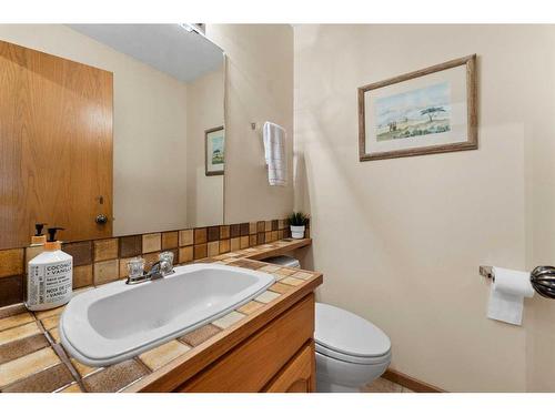 59 Bel-Aire Place Sw, Calgary, AB - Indoor Photo Showing Bathroom