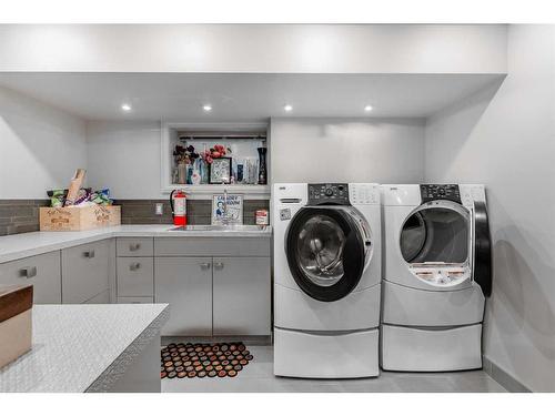 220 12 Street Nw, Calgary, AB - Indoor Photo Showing Laundry Room