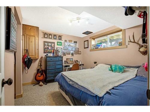 152081 Range Road 222, Rural Vulcan County, AB - Indoor Photo Showing Bedroom
