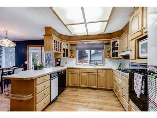 5306 57 Avenue, Olds, AB - Indoor Photo Showing Kitchen