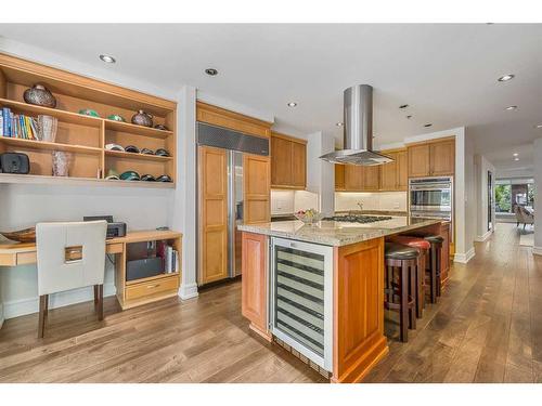 305-600 Princeton Way Sw, Calgary, AB - Indoor Photo Showing Kitchen With Upgraded Kitchen