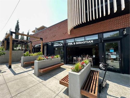 218 11 Street Ne, Calgary, AB - Outdoor With Deck Patio Veranda