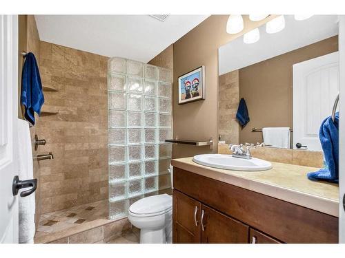 71 Sheep River Heights, Okotoks, AB - Indoor Photo Showing Bathroom