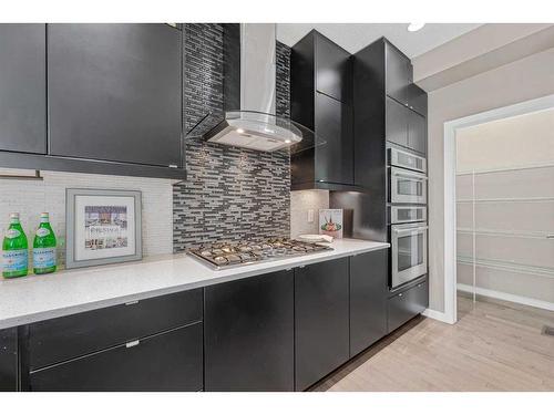 79 Evansfield Road Nw, Calgary, AB - Indoor Photo Showing Kitchen With Upgraded Kitchen