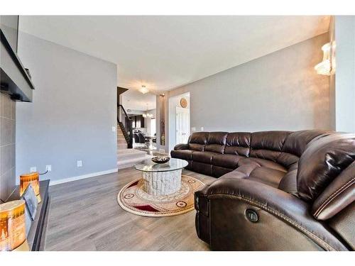 455 Mahogany Boulevard Se, Calgary, AB - Indoor Photo Showing Living Room