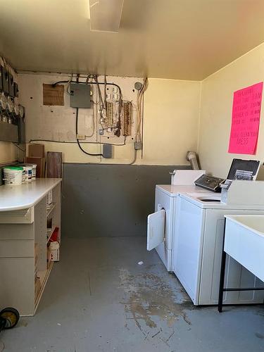 1714 37 Street Se, Calgary, AB - Indoor Photo Showing Laundry Room