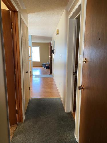 1714 37 Street Se, Calgary, AB - Indoor Photo Showing Other Room