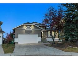 2925 SIGNAL HILL Heights SW Calgary, AB T3H 2X4