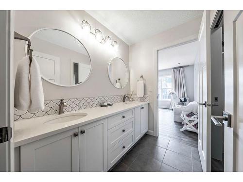 150 Riviera View, Cochrane, AB - Indoor Photo Showing Bathroom