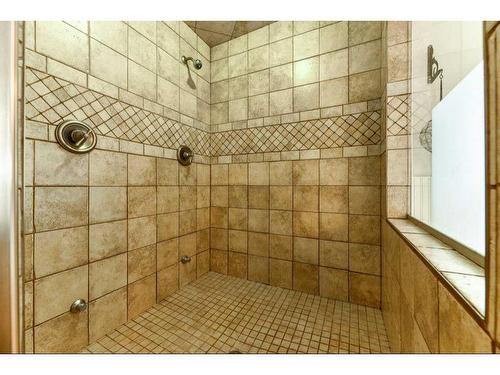 692 West Chestermere Drive, Chestermere, AB - Indoor Photo Showing Bathroom