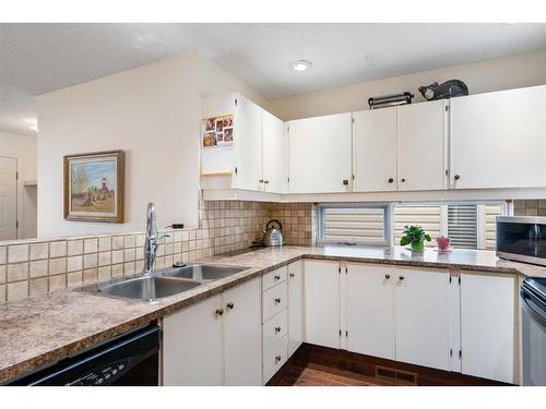 3632 1 Street Sw, Calgary, AB - Indoor Photo Showing Kitchen With Double Sink