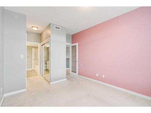 509-1718 14 Avenue Nw, Calgary, AB - Indoor Photo Showing Other Room