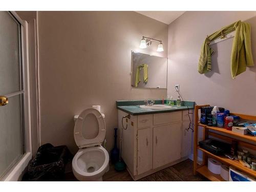 3 1 Avenue South, Grassland, AB - Indoor Photo Showing Bathroom