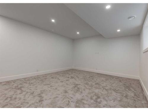 826 23 Avenue Se, Calgary, AB - Indoor Photo Showing Other Room