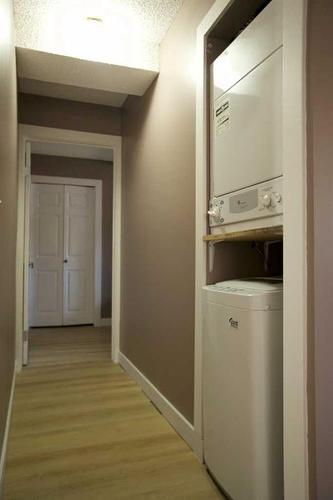 1-1905 11 Avenue Sw, Calgary, AB - Indoor Photo Showing Laundry Room