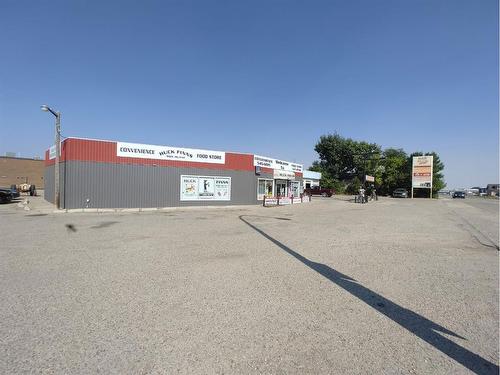 102 7 Avenue, Bow Island, AB 