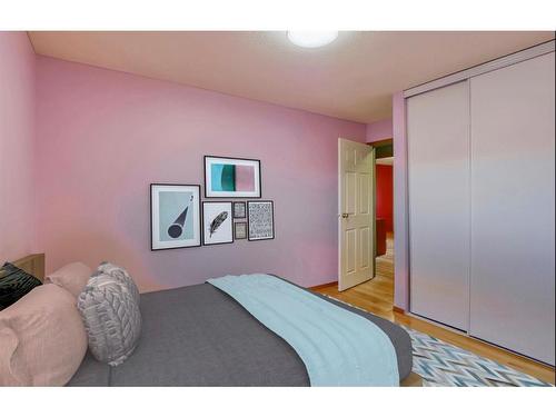 340010 Range Road 251, Wimborne, AB - Indoor Photo Showing Bedroom