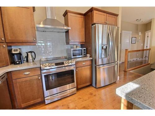 6103 20 Street Close, Lloydminster, AB - Indoor Photo Showing Kitchen