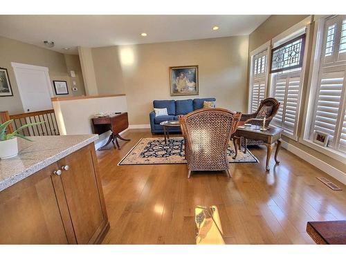 6103 20 Street Close, Lloydminster, AB - Indoor Photo Showing Living Room