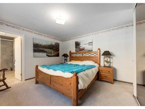 33567 Highway 584, Rural Mountain View County, AB - Indoor Photo Showing Bedroom
