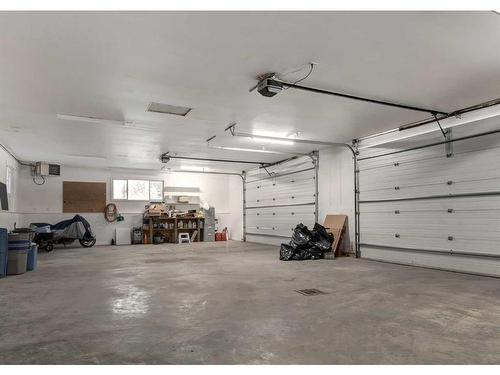 33567 Highway 584, Rural Mountain View County, AB - Indoor Photo Showing Garage