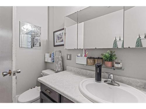A/B-332 Beaver Street, Banff, AB - Indoor Photo Showing Bathroom