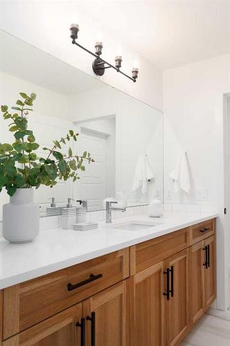 60 Sunvalley View, Cochrane, AB - Indoor Photo Showing Bathroom