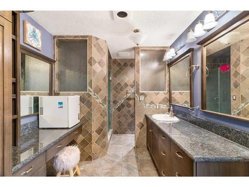 280014 Range Road 23, Rural Rocky View County, AB - Indoor Photo Showing Bathroom
