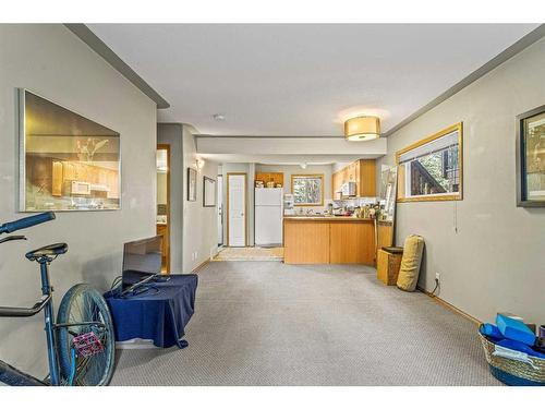 107-828 6Th Street, Canmore, AB - Indoor
