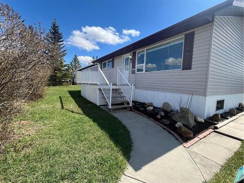 109 4 Avenue Se, Youngstown, AB - Outdoor