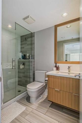 206-560 6 Avenue Se, Calgary, AB - Indoor Photo Showing Bathroom