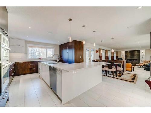 16 Silver Creek Place Nw, Calgary, AB - Indoor Photo Showing Kitchen With Upgraded Kitchen