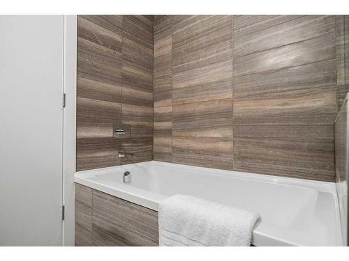 4101-1122 3 Street Se, Calgary, AB - Indoor Photo Showing Bathroom