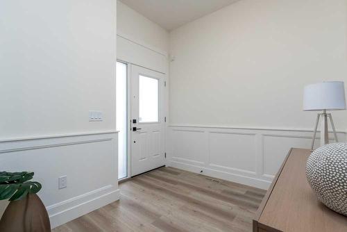 802 Mandalay Boulevard, Carstairs, AB - Indoor Photo Showing Other Room