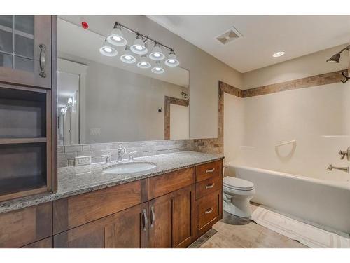 72 Heritage Lake Boulevard, Heritage Pointe, AB - Indoor Photo Showing Bathroom